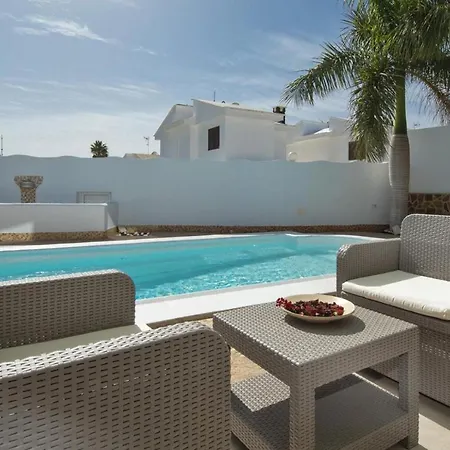 Los Roferos Puerto del Carmen (Lanzarote)